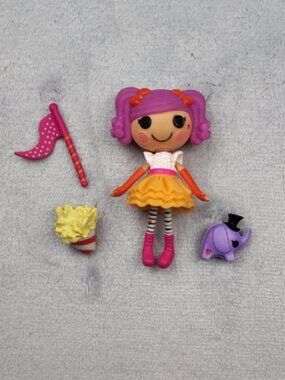 MGA Entertainment Lalaloopsy Peanut Big Top Mini Doll with Pet and Accessories